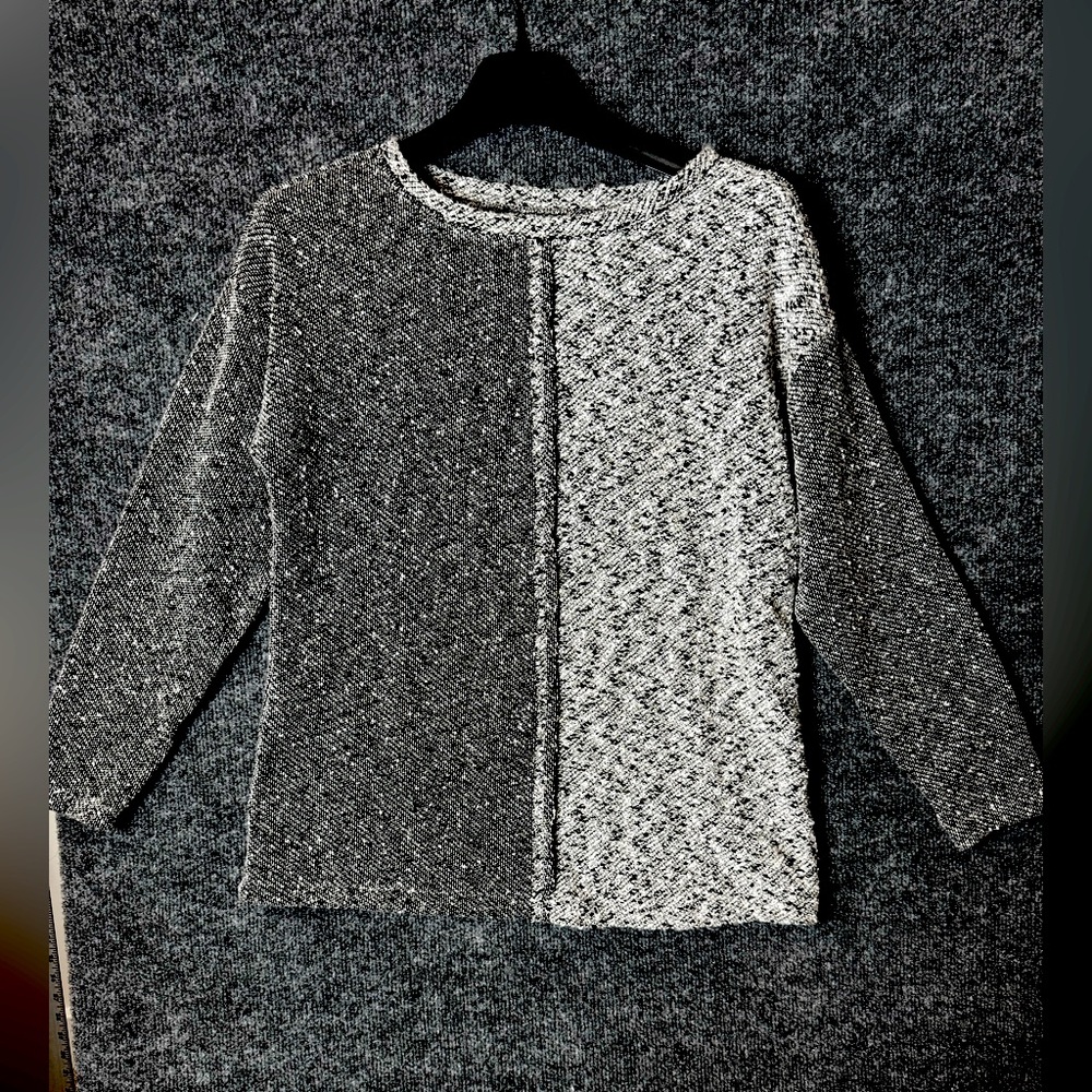 Nic + Zoe Speckled Grey Horizon Top - Size Medium (M)